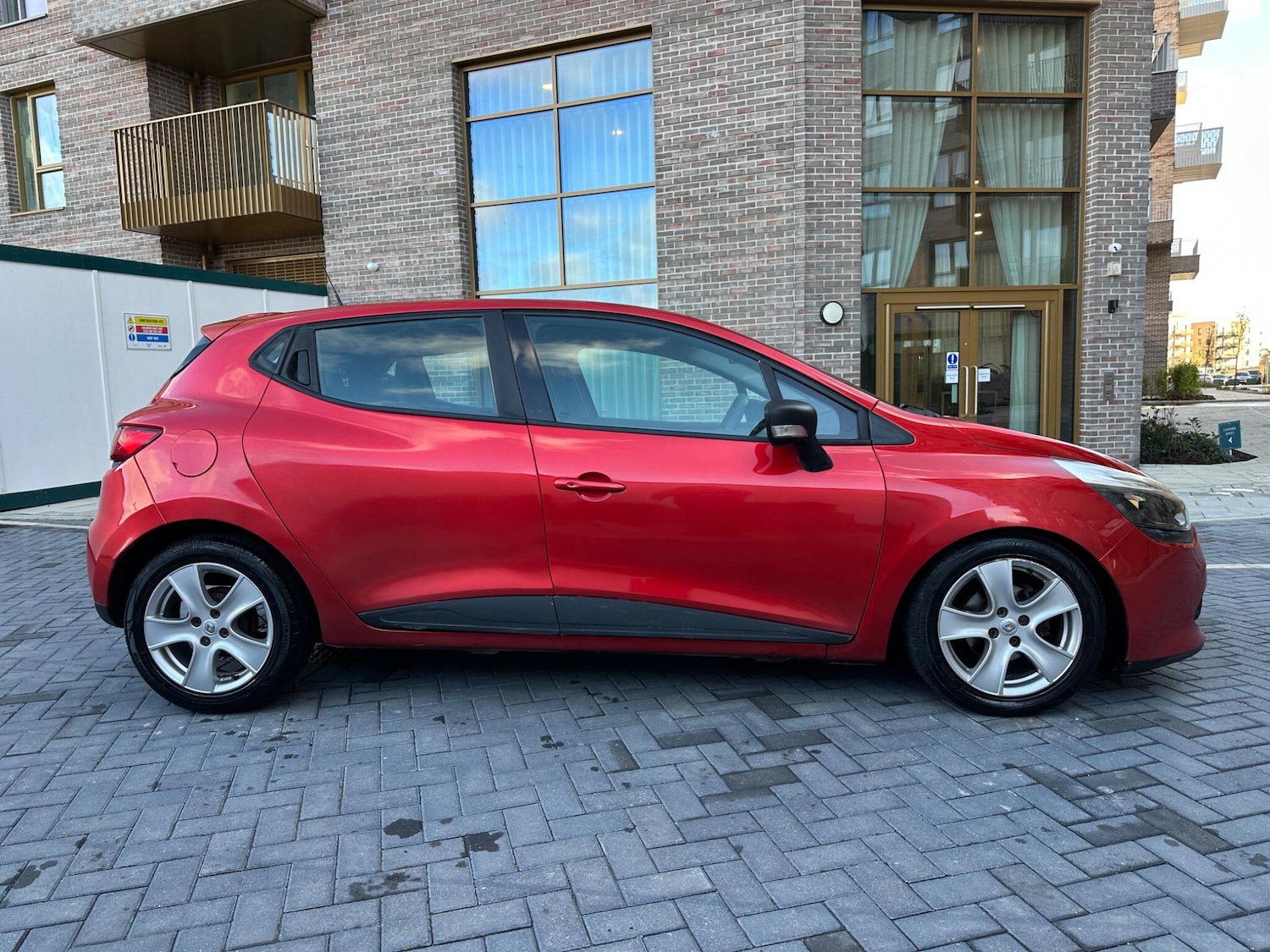 Used Renault Clio 2014 for sale - 76671546: Photo 10