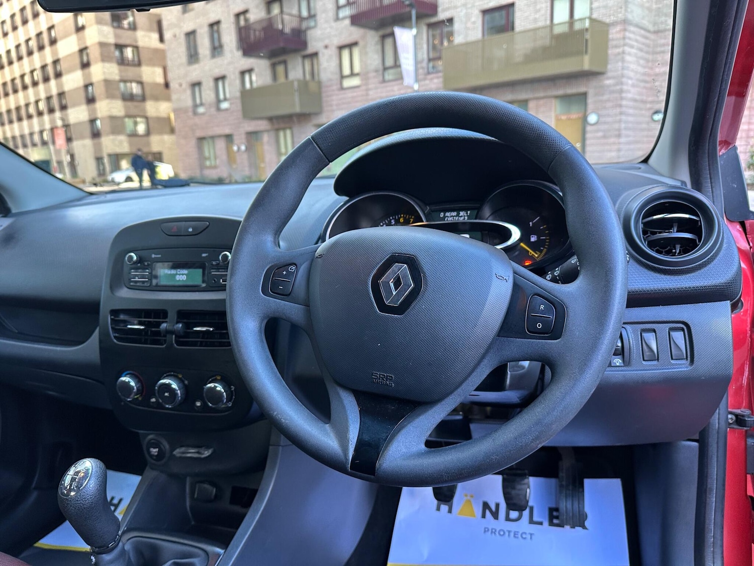 Used Renault Clio 2014 for sale - 76671546: Photo 18