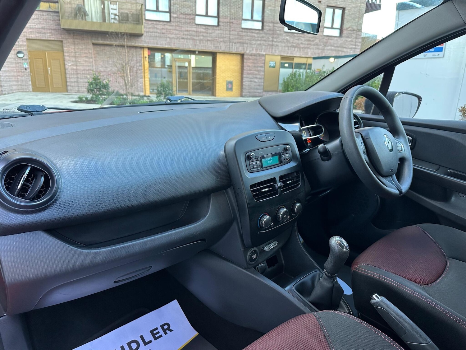 Used Renault Clio 2014 for sale - 76671546: Photo 3