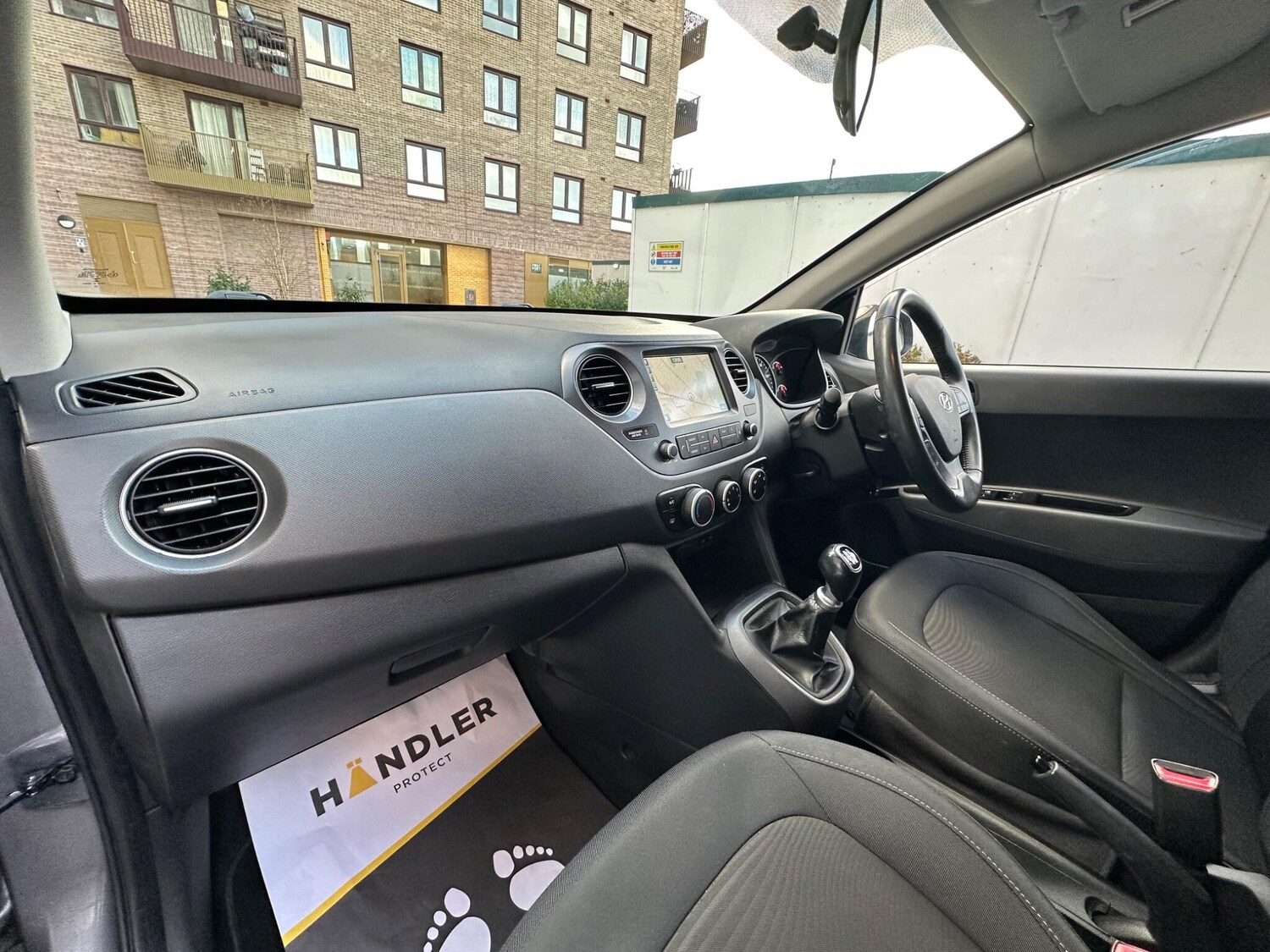 Used Renault Clio for sale - 76671170: Photo 20