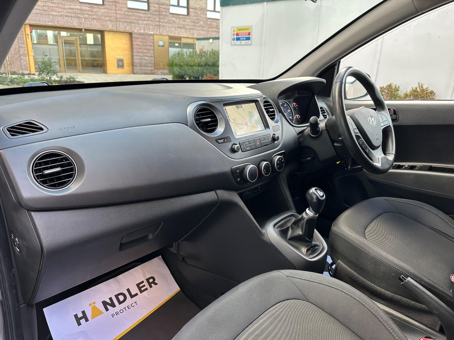 Used Renault Clio for sale - 76671170: Photo 3