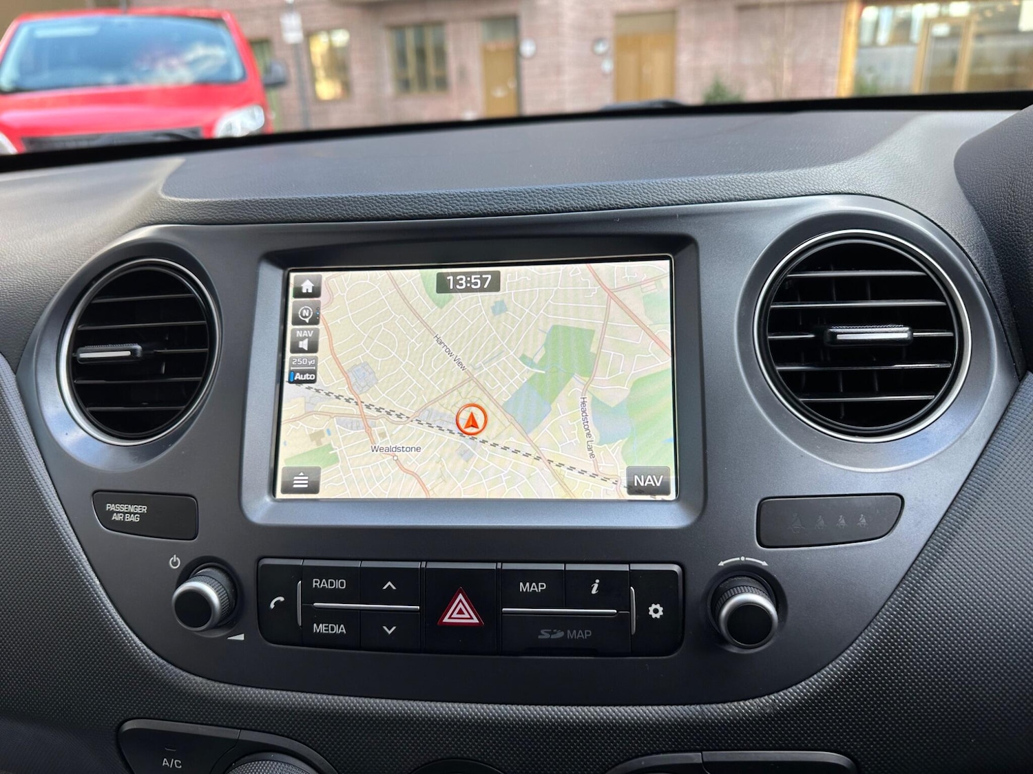 Used Renault Clio for sale - 76671170: Photo 36