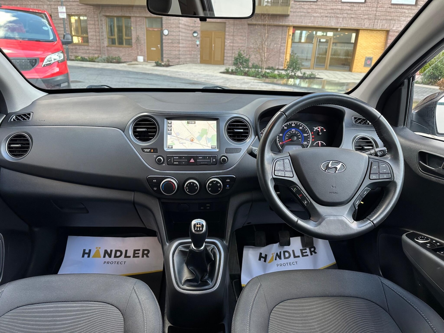 Used Renault Clio for sale - 76671170: Photo 4