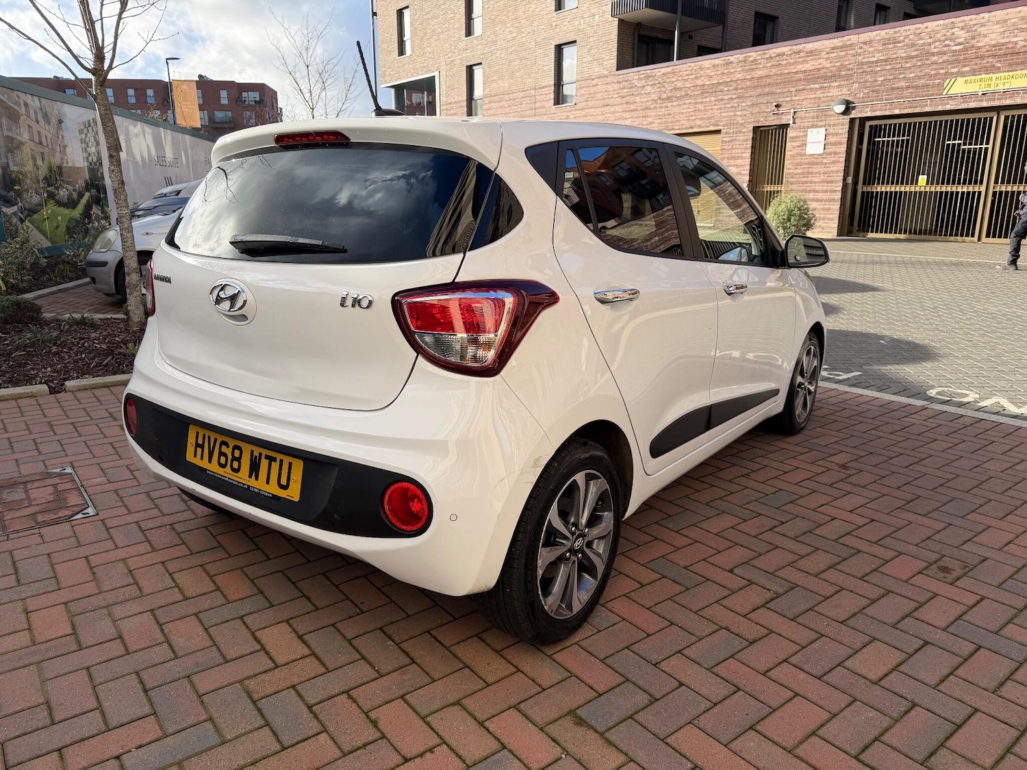 Used Hyundai i10 2018 for sale - 76887236: Photo 15