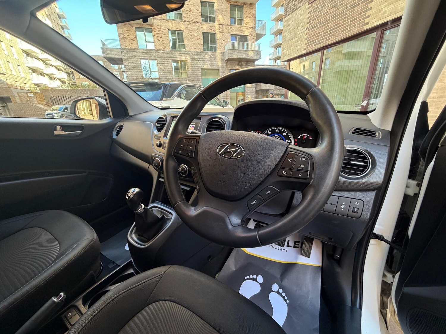 Used Hyundai i10 2018 for sale - 76887236: Photo 16