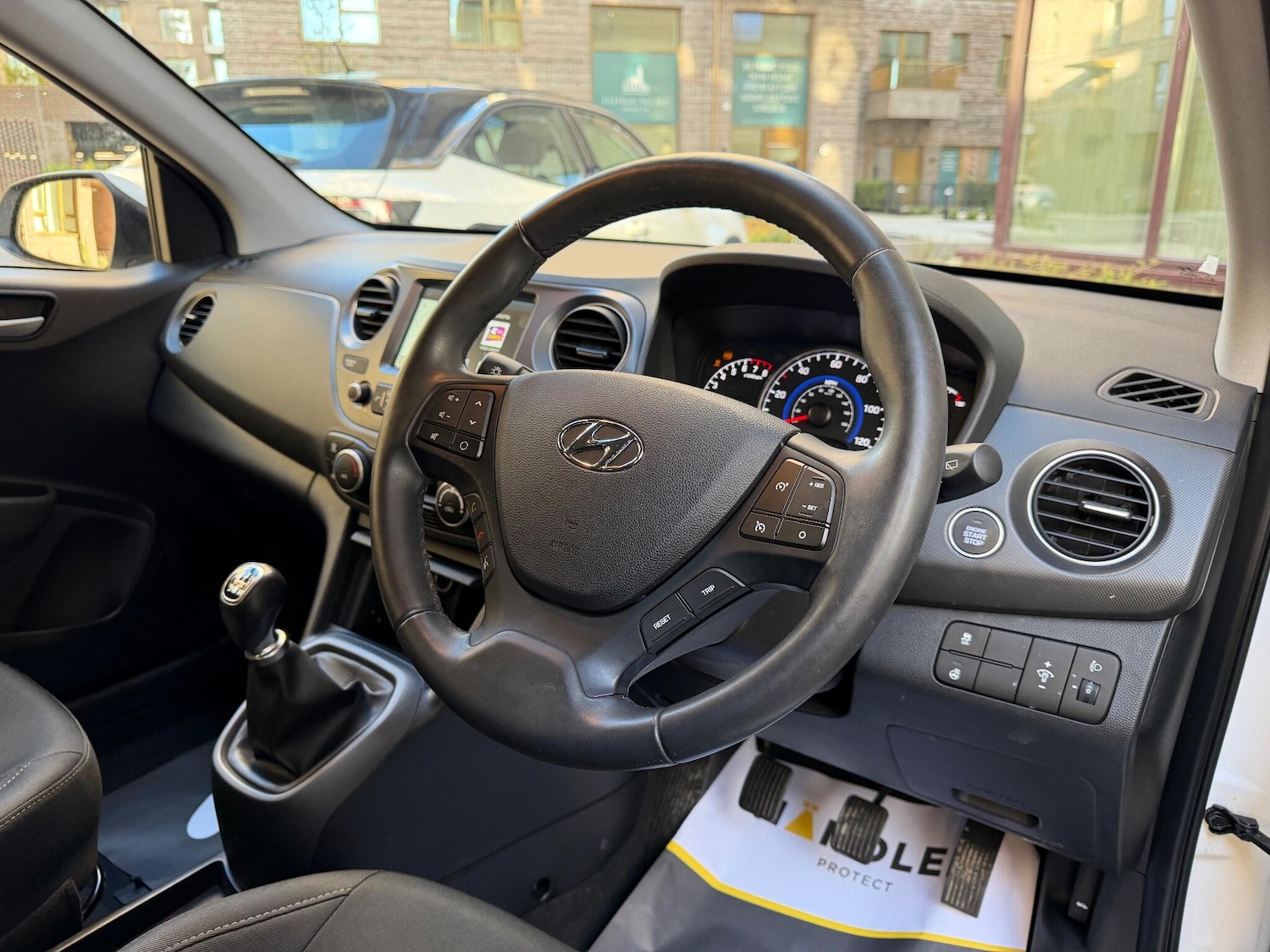 Used Hyundai i10 2018 for sale - 76887236: Photo 17