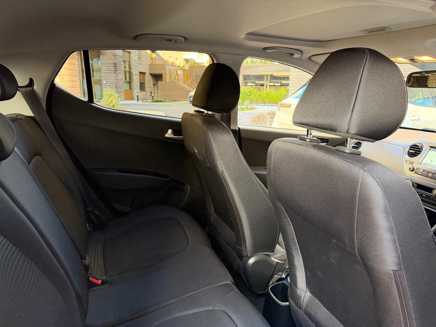 Used Hyundai i10 2018 for sale - 76887236: Photo 20