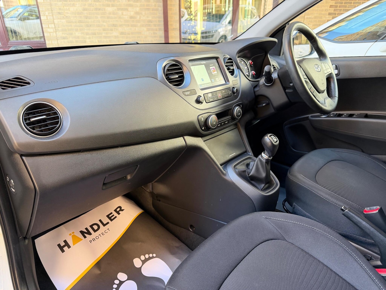 Used Hyundai i10 2018 for sale - 76887236: Photo 3