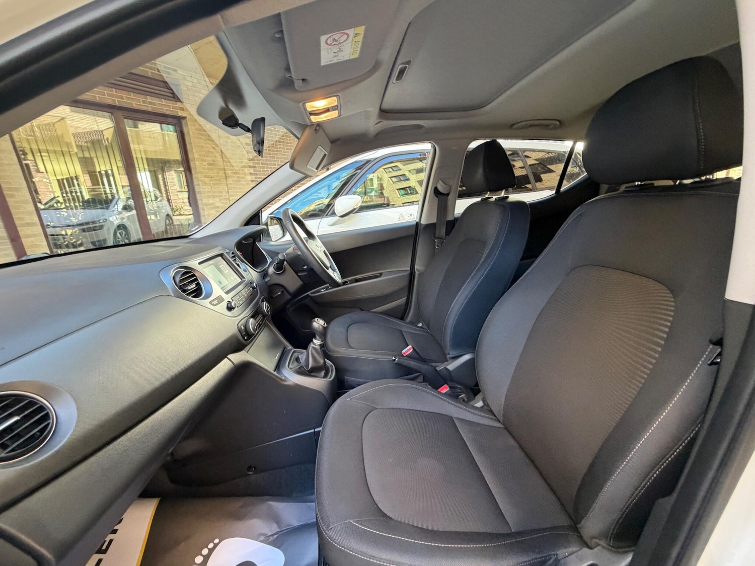 Used Hyundai i10 2018 for sale - 76887236: Photo 31