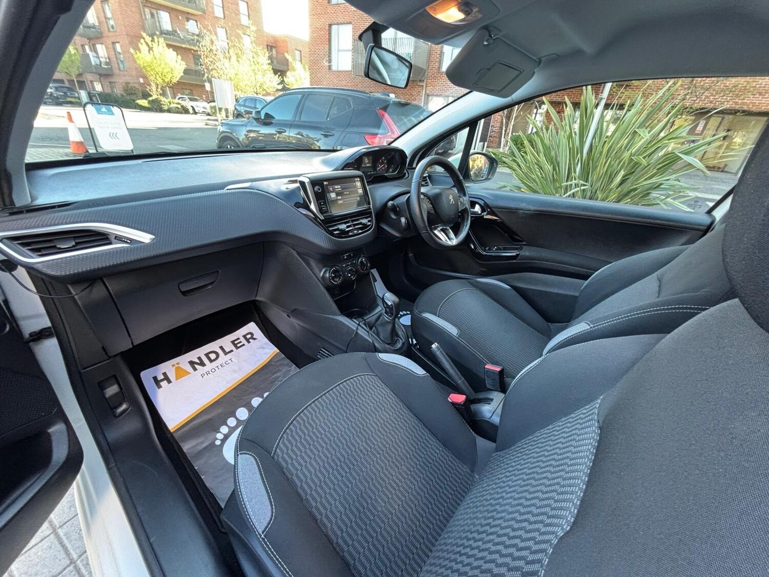 Used Peugeot 208 2016 for sale - 78157855: Photo 30