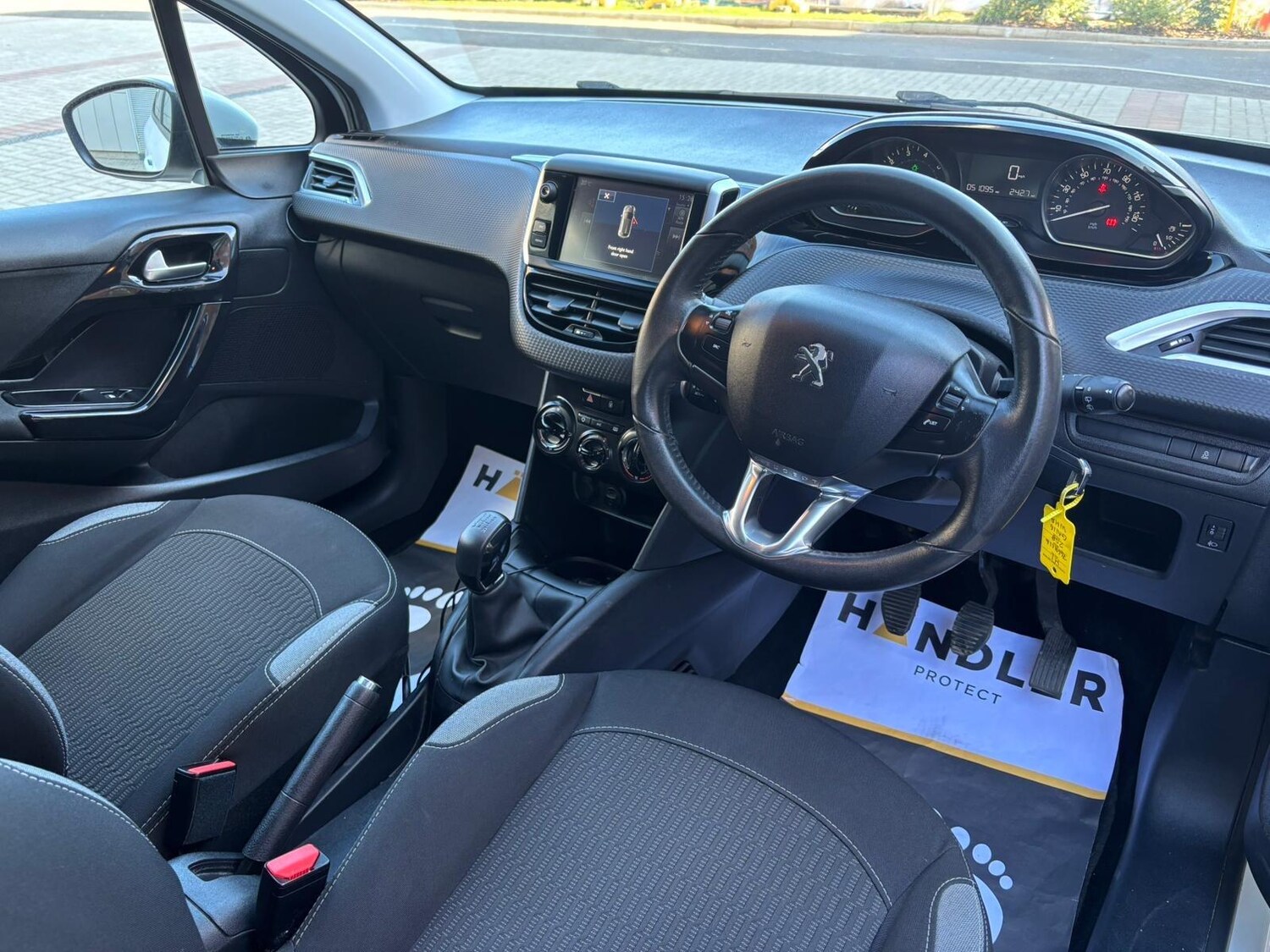 Used Peugeot 208 2016 for sale - 78157855: Photo 31