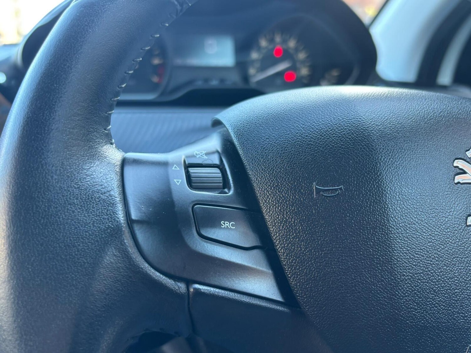 Used Peugeot 208 2016 for sale - 78157855: Photo 40