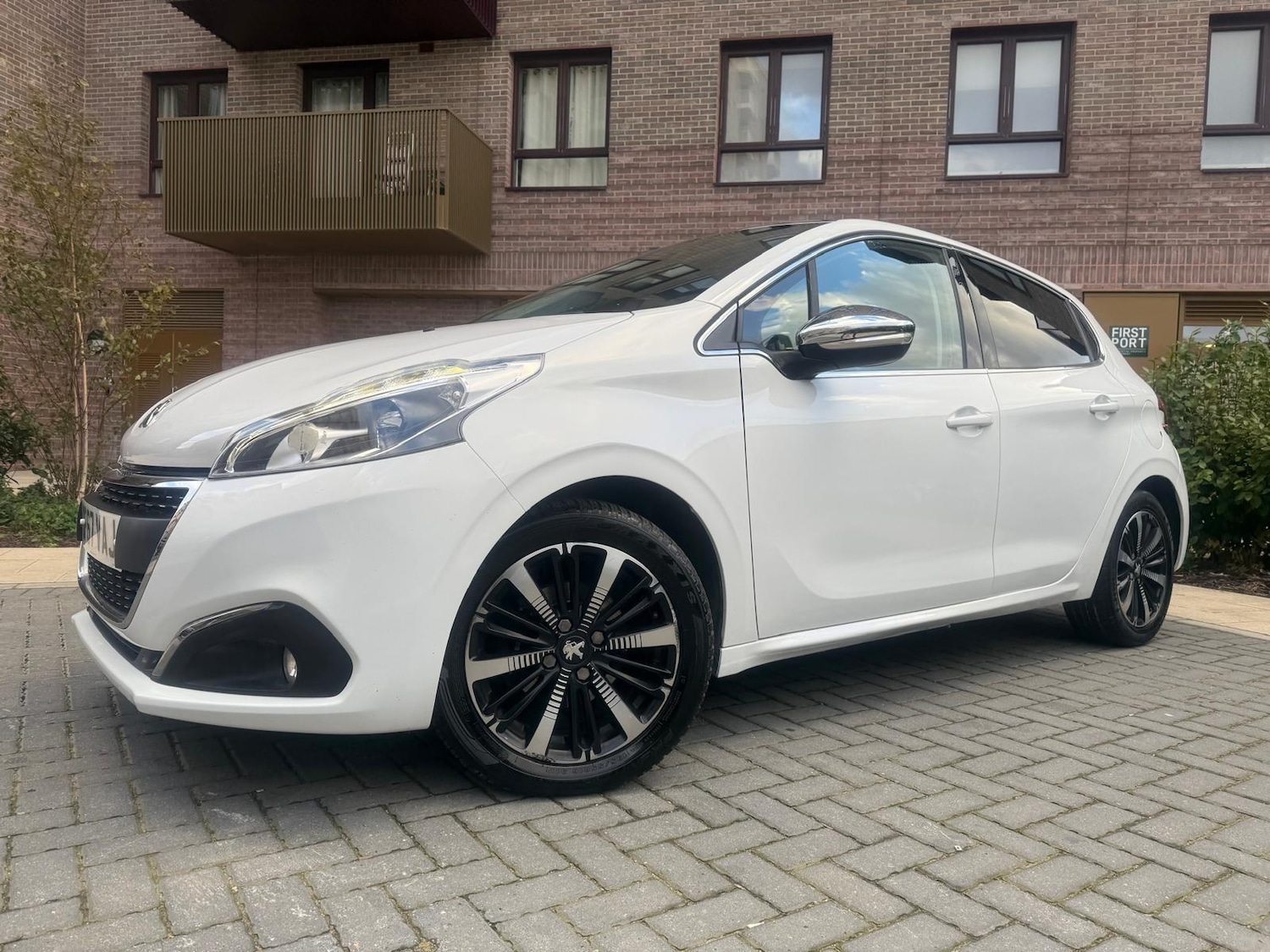 Used Peugeot 208 2017 for sale - 76240176: Photo 13