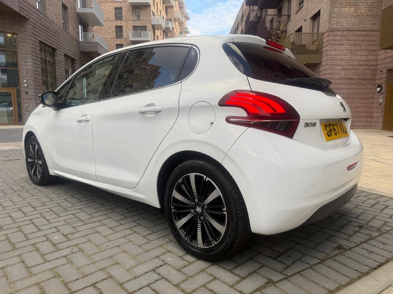Used Peugeot 208 2017 for sale - 76240176: Photo 15