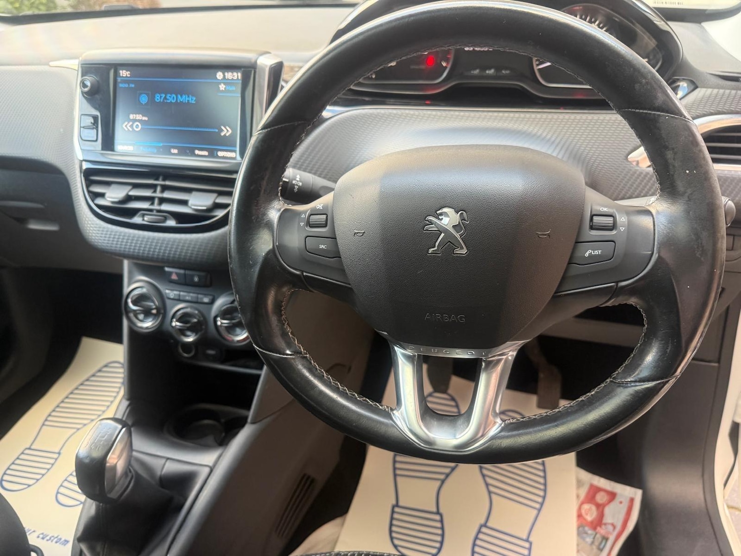 Used Peugeot 208 2017 for sale - 76240176: Photo 17