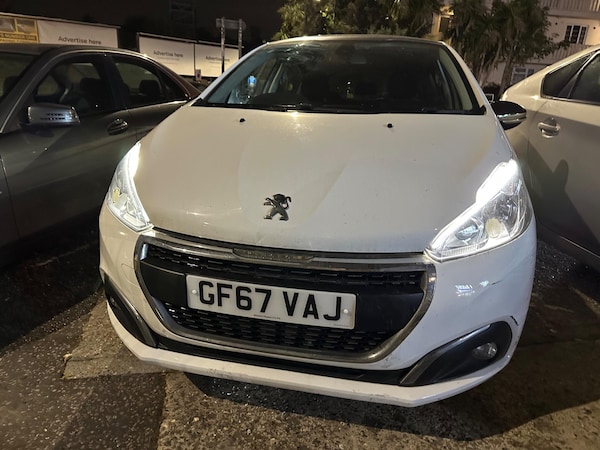 Used Peugeot 208 2017 for sale - 76240176: Photo 1