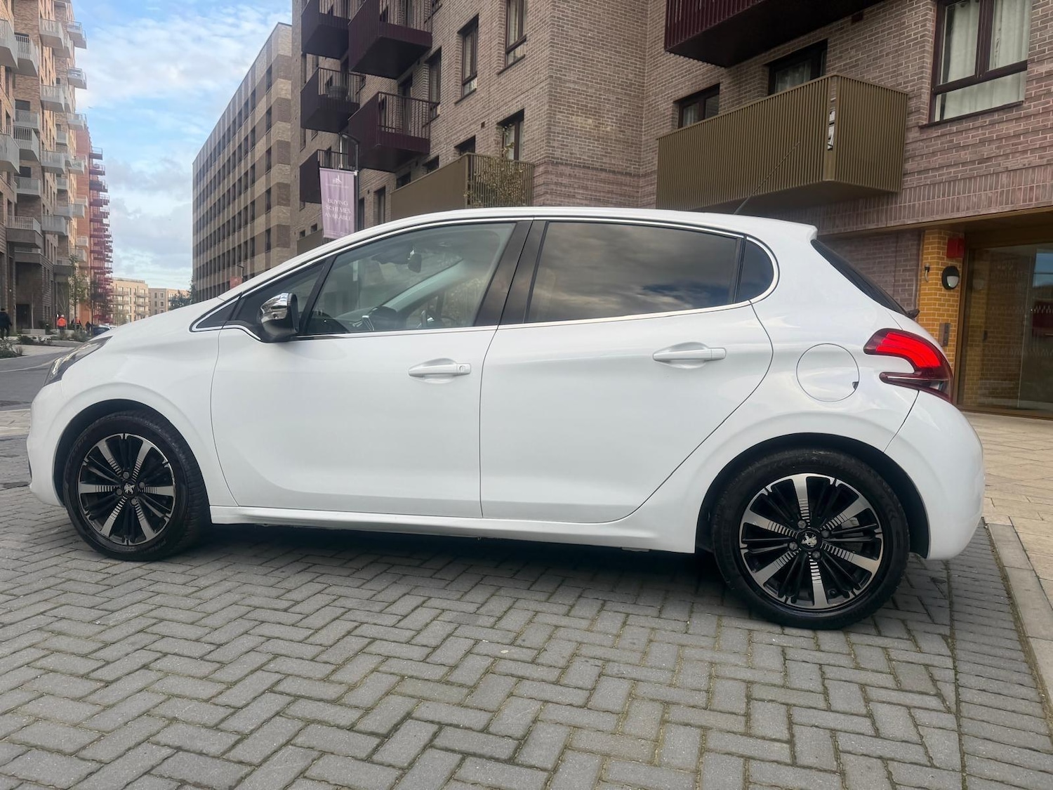 Used Peugeot 208 2017 for sale - 76240176: Photo 23