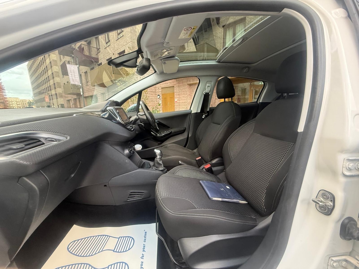 Used Peugeot 208 2017 for sale - 76240176: Photo 24