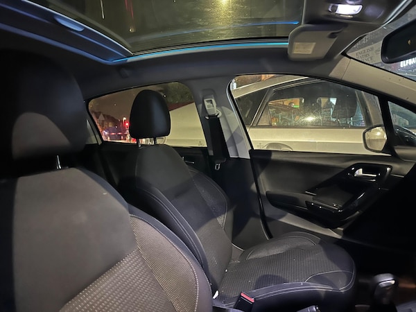 Used Peugeot 208 2017 for sale - 76240176: Photo 4