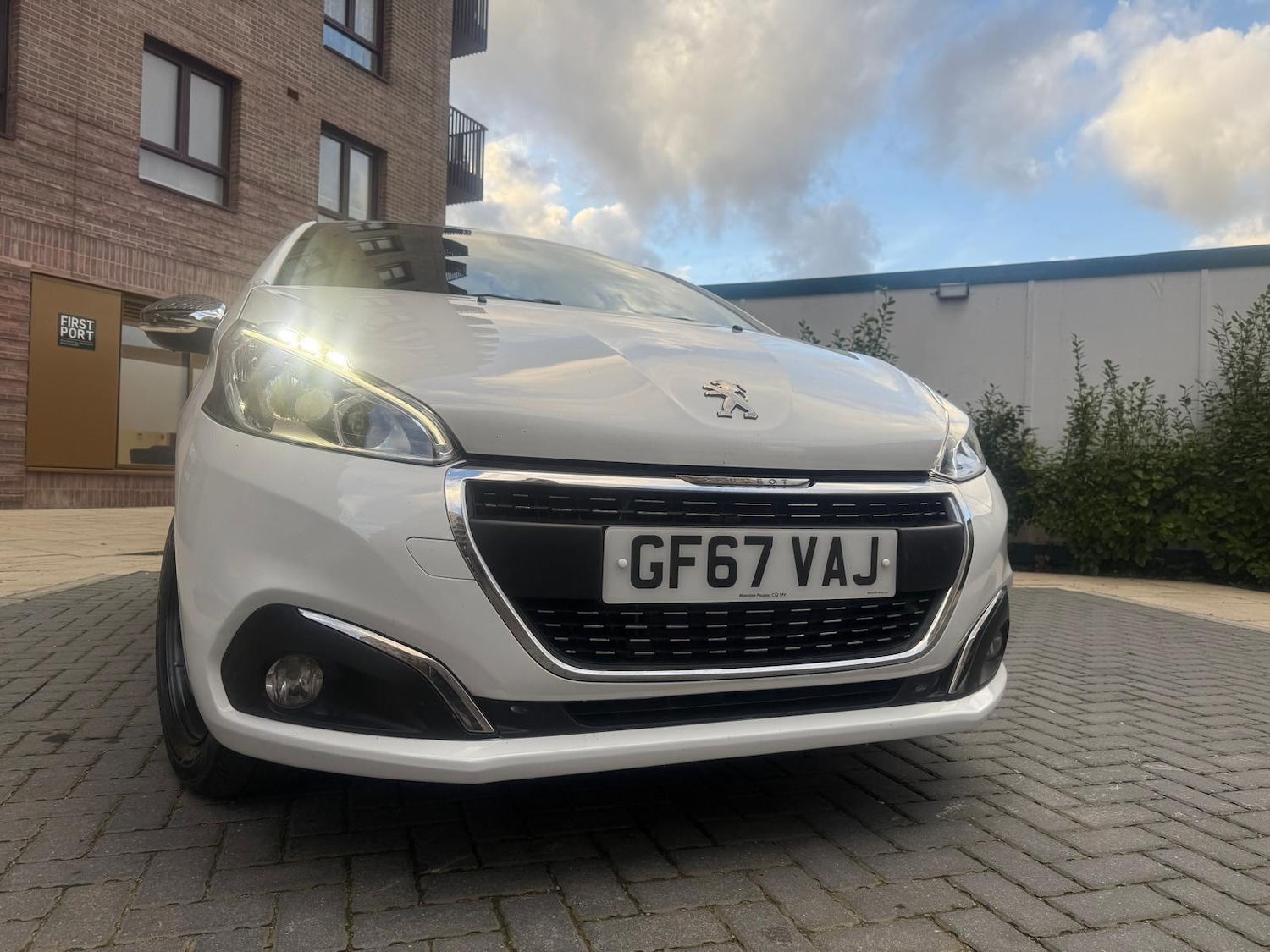 Used Peugeot 208 2017 for sale - 76240176: Photo 5