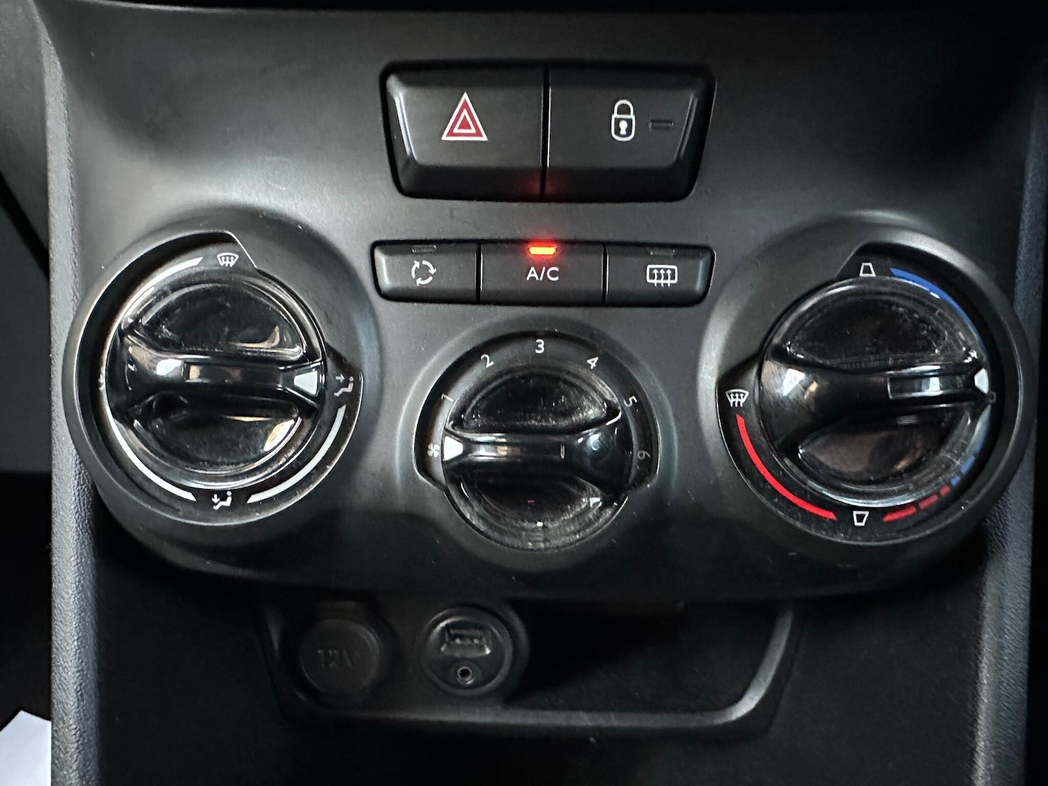 Used Peugeot 208 2017 for sale - 77057425: Photo 24