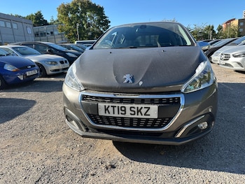 Peugeot - 208