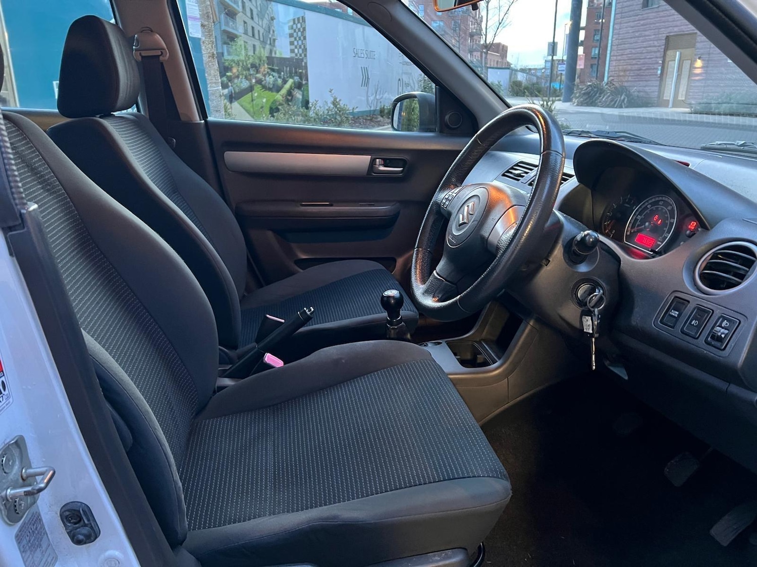 Used Suzuki Swift 2010 for sale - 77315114: Photo 24