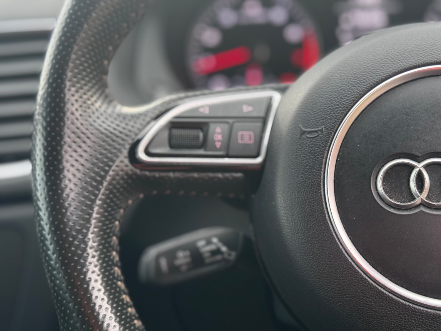 Used Audi Q3 2018 for sale - 76507871: Photo 36