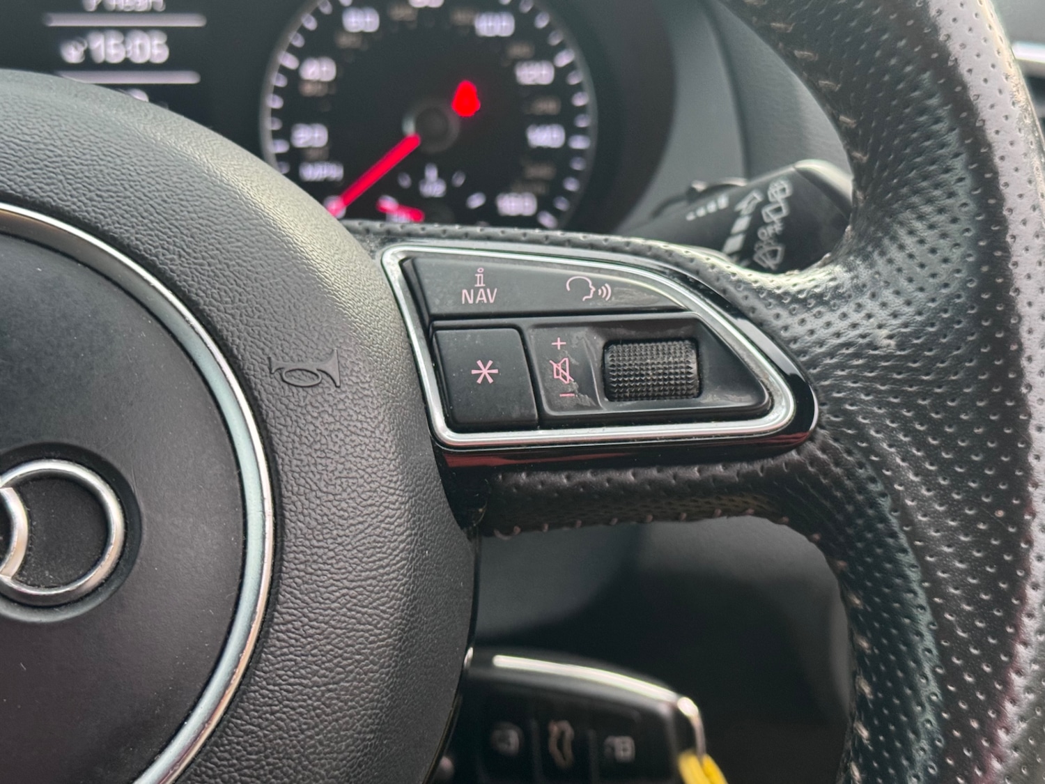 Used Audi Q3 2018 for sale - 76507871: Photo 37