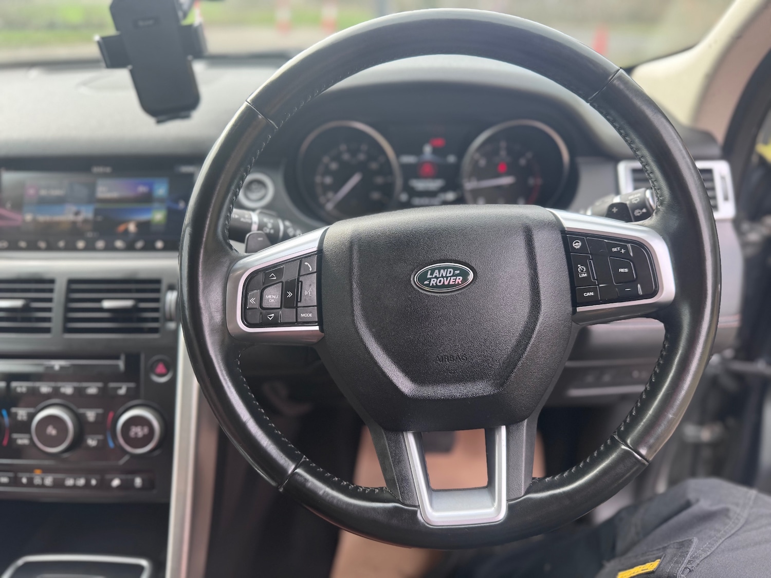 Used Land Rover Discovery Sport 2017 for sale - 77675408: Photo 46