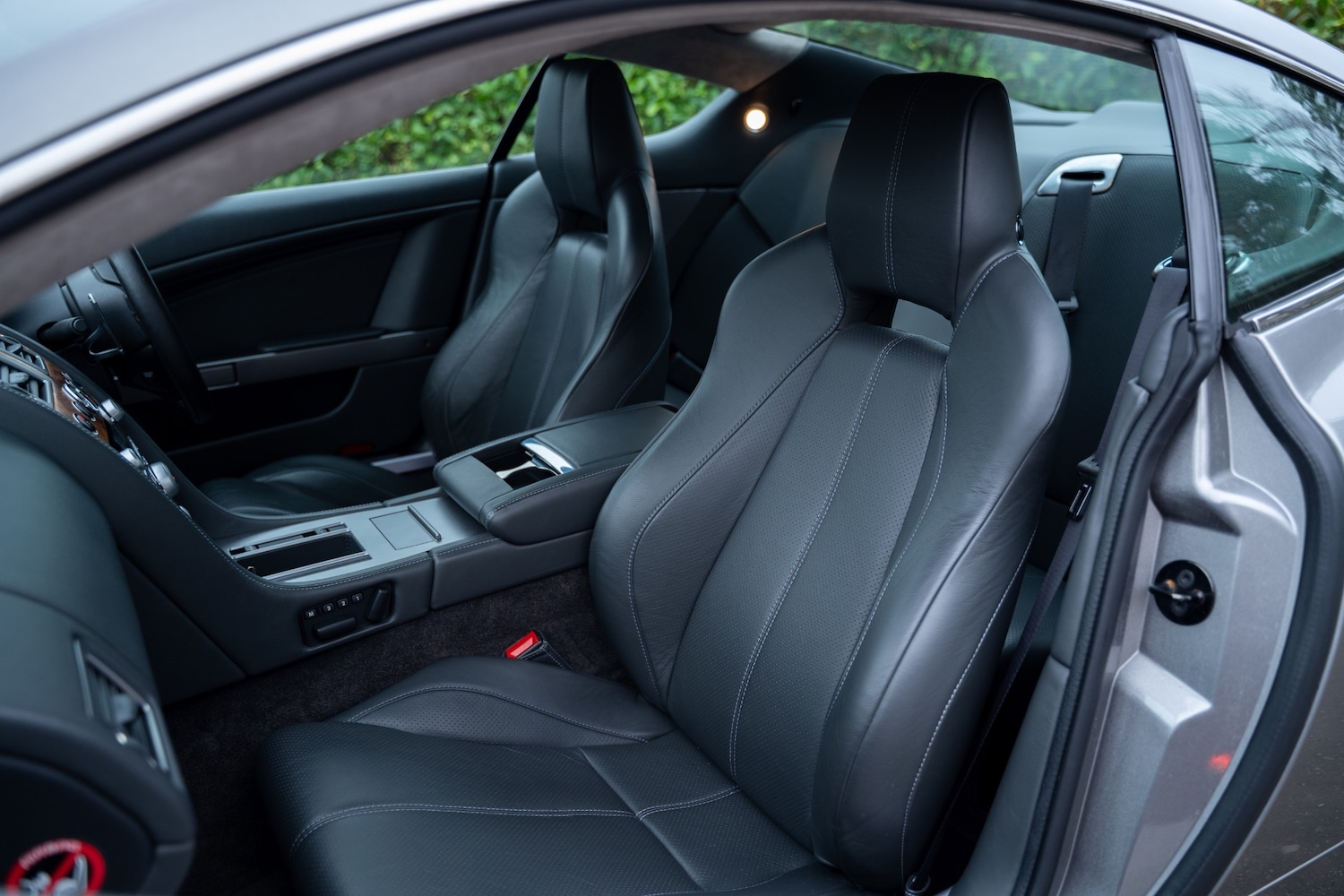 Used Aston Martin DB9 2008 for sale - 78061558: Photo 18