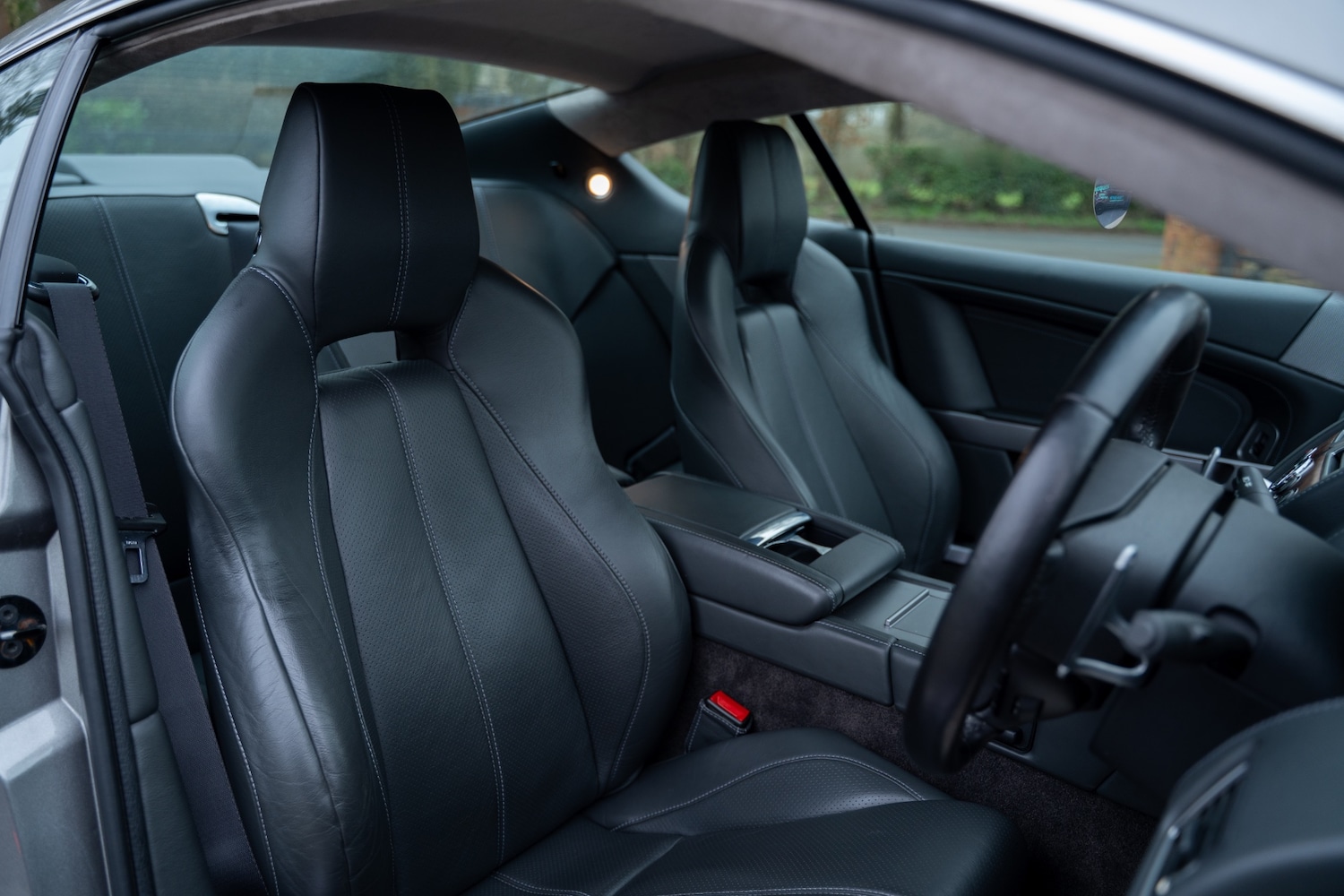 Used Aston Martin DB9 2008 for sale - 78061558: Photo 19