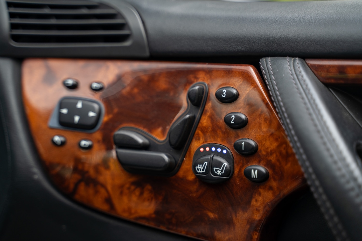 Used Mercedes-Benz CL 2004 for sale - 76249335: Photo 26