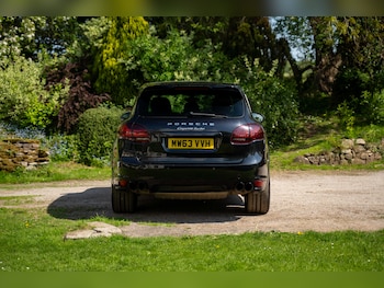 Used Porsche Cayenne 2014 for sale - 76076811: Photo