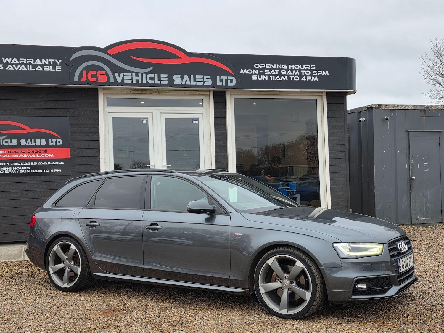 Used Audi A4 2012 for sale - 76926094: Photo 2