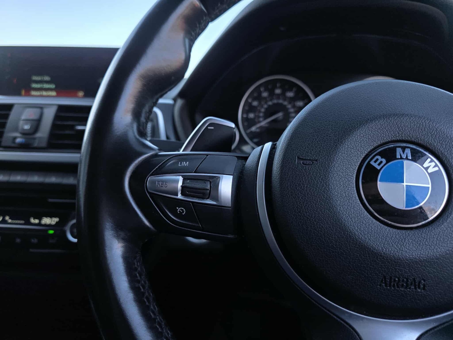 Used BMW 3 Series 2018 for sale - 76786482: Photo 34