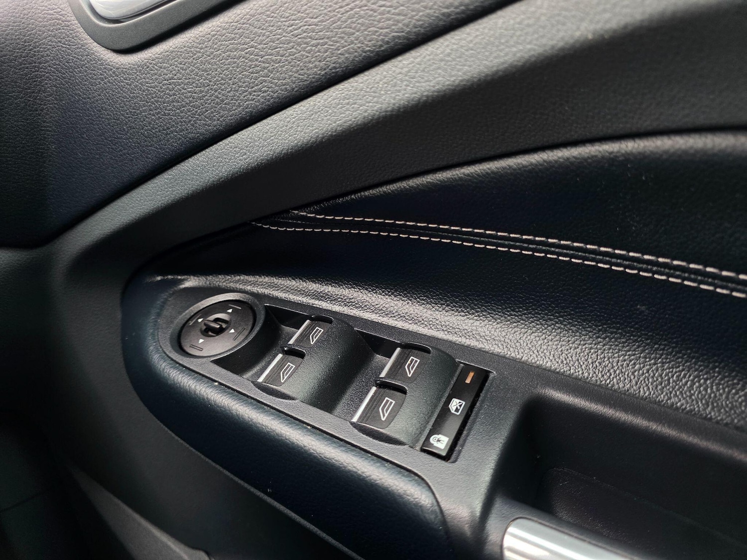 Used Ford C-Max 2015 for sale - 78086977: Photo 31