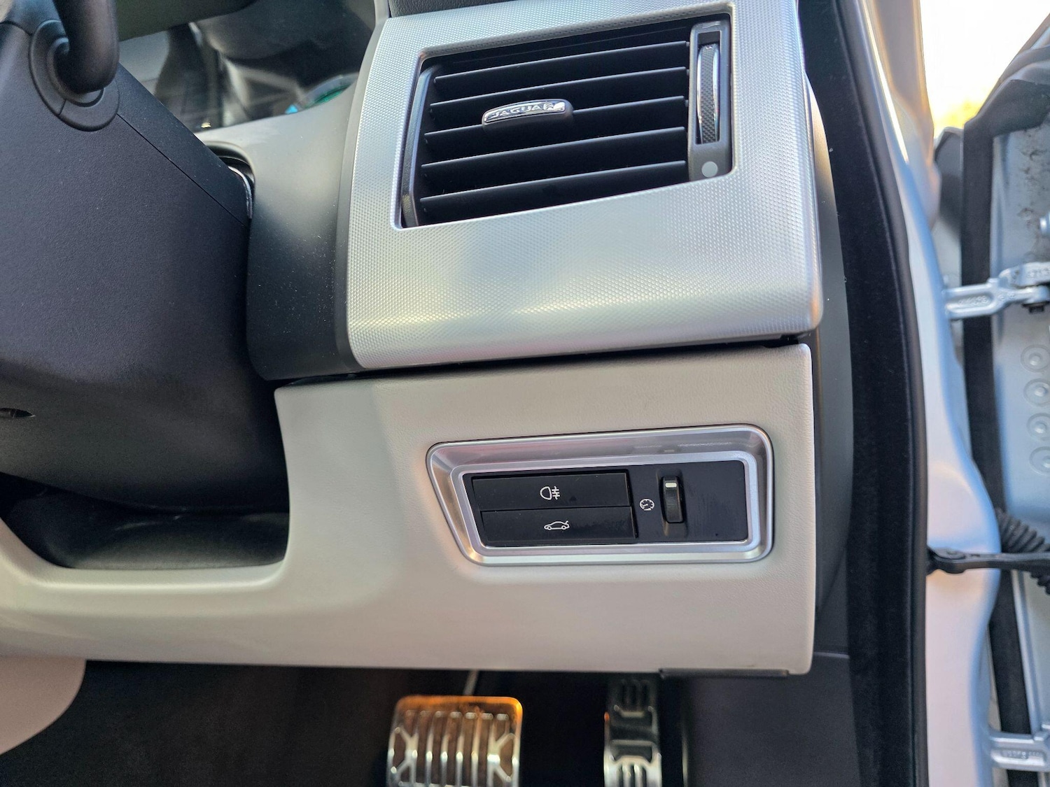 Used Jaguar XF 2014 for sale - 77823702: Photo 24