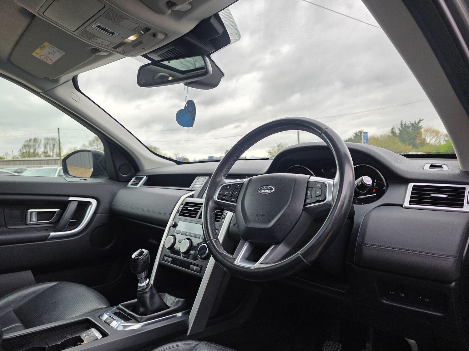 Used Land Rover Discovery Sport 2017 for sale - 78127417: Photo 15