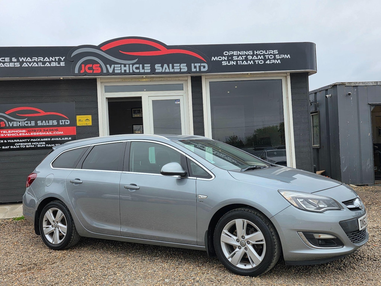 Used Vauxhall Astra 2013 for sale - 76599465: Photo 2