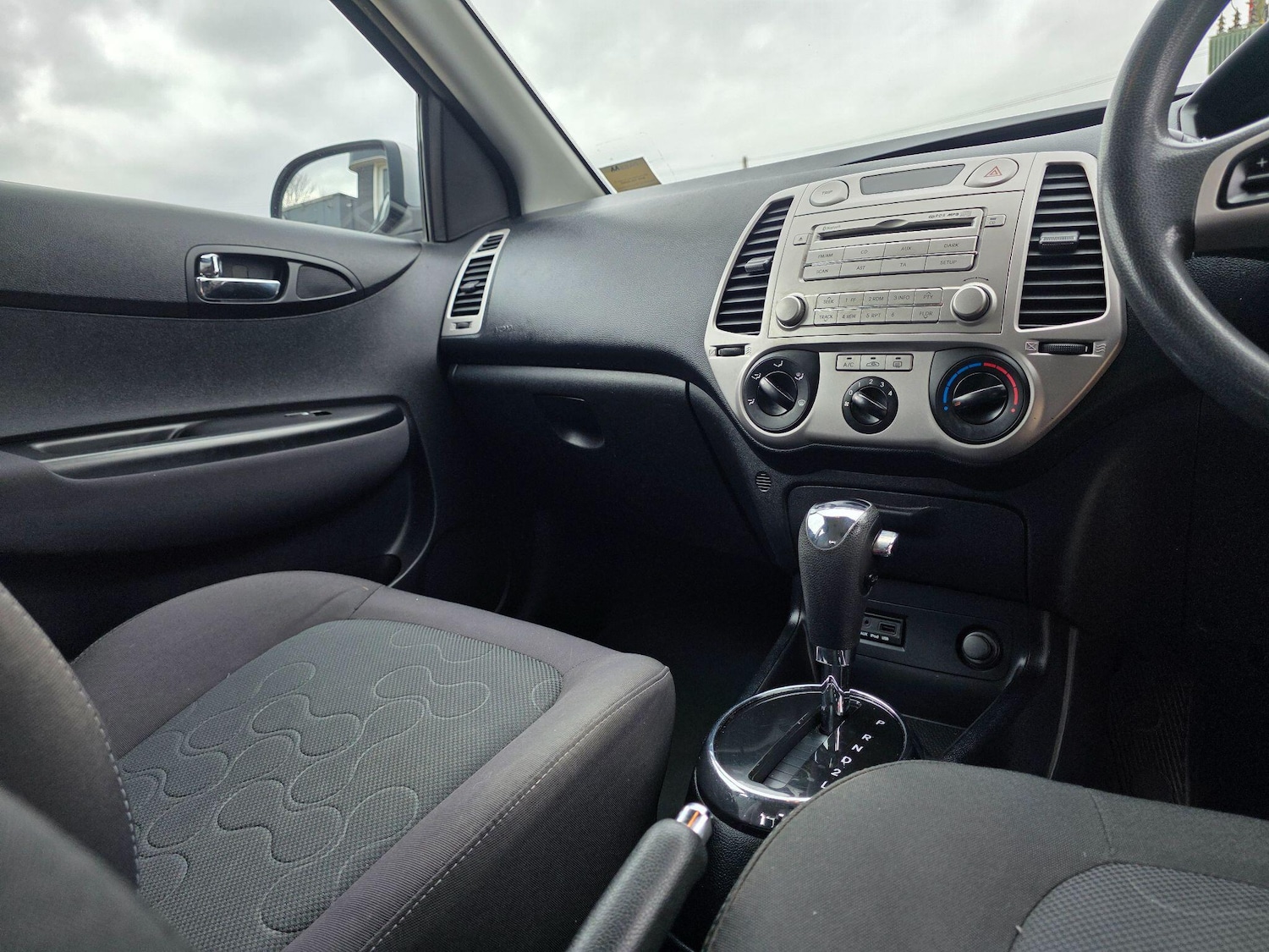 Used Hyundai i20 2010 for sale - 78085836: Photo 21