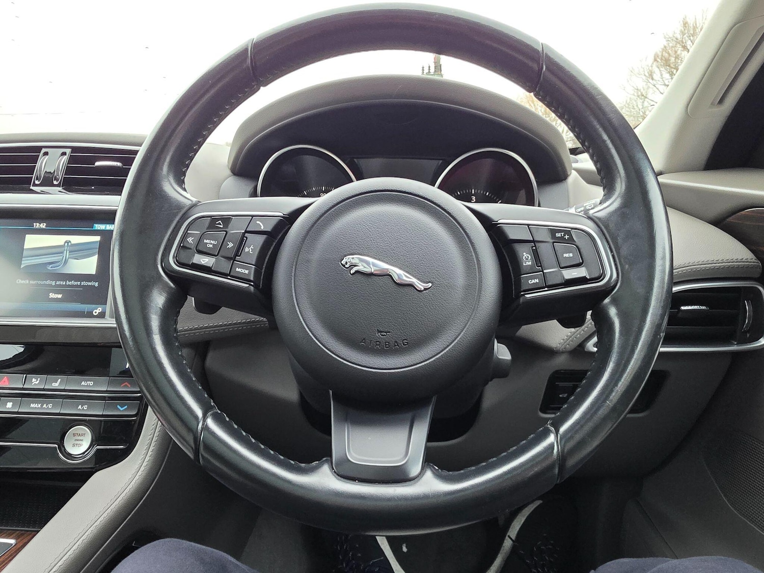 Used Jaguar F-Pace 2016 for sale - 77020873: Photo 39