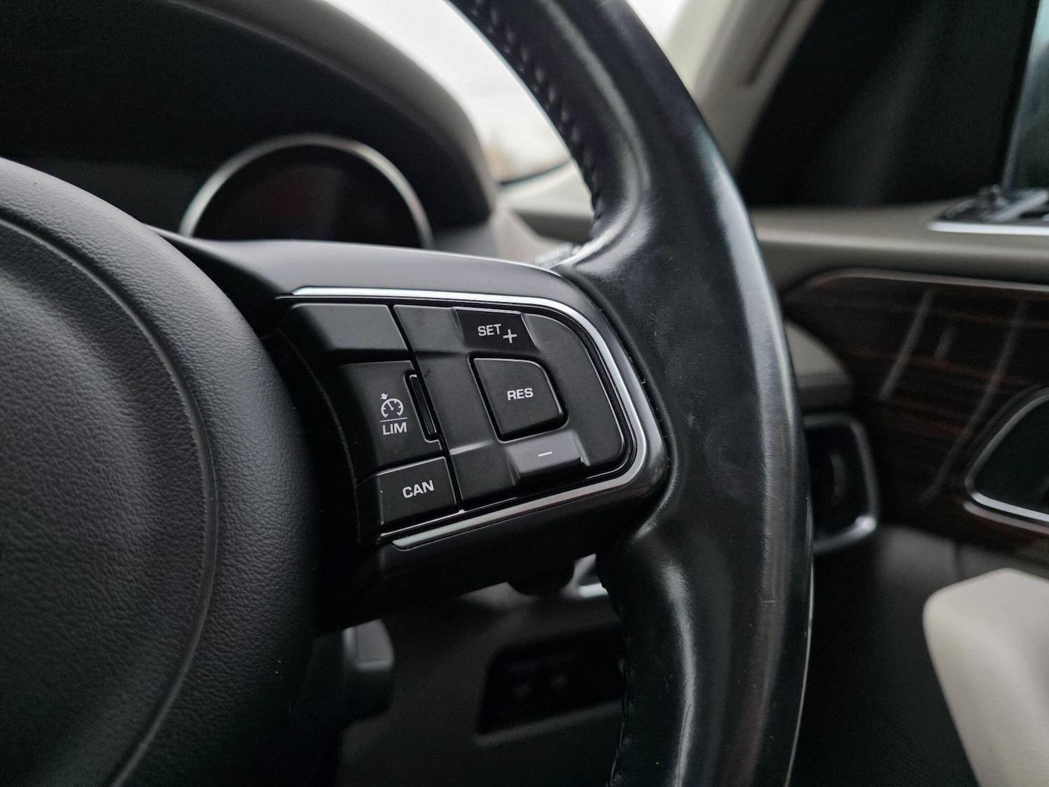 Used Jaguar F-Pace 2016 for sale - 77020873: Photo 40