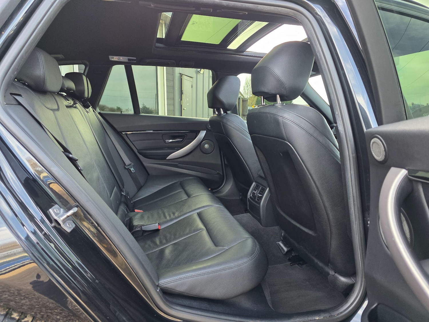 Used BMW 3 Series 2017 for sale - 77633022: Photo 22