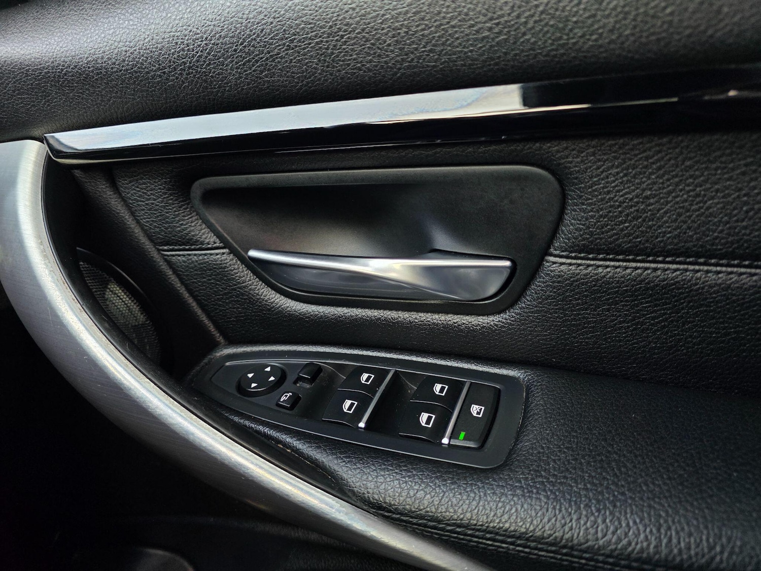 Used BMW 3 Series 2017 for sale - 77633022: Photo 43