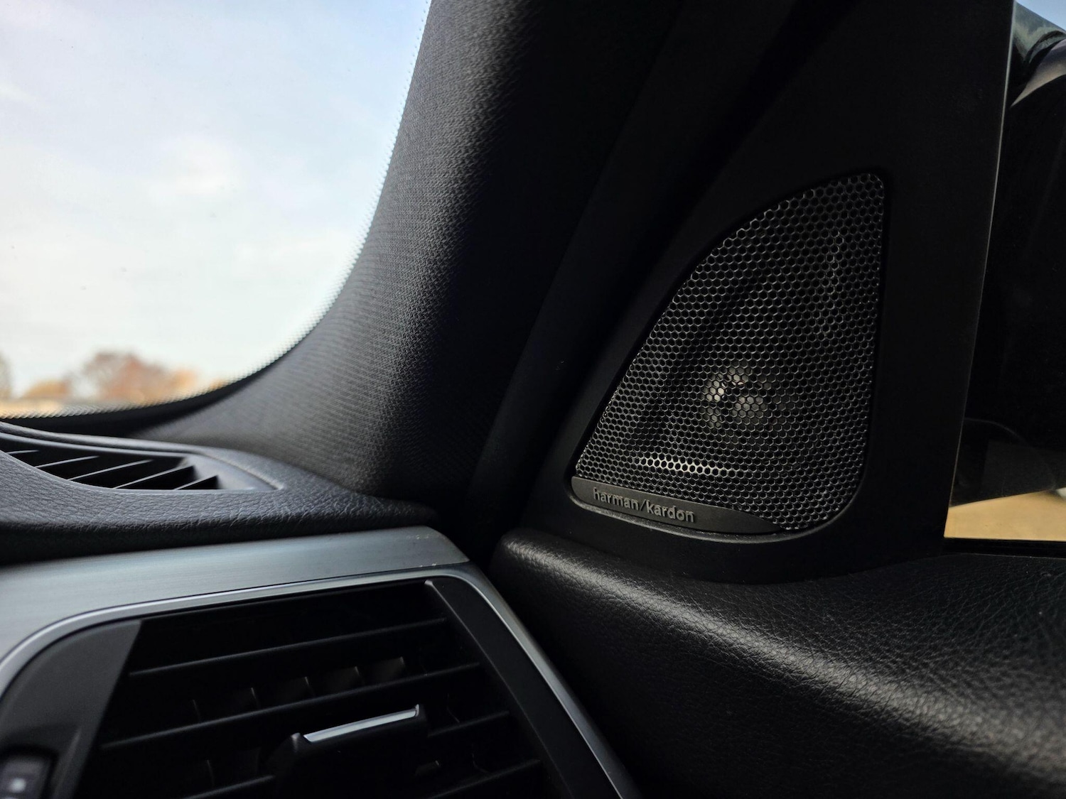 Used BMW 3 Series 2017 for sale - 77633022: Photo 45