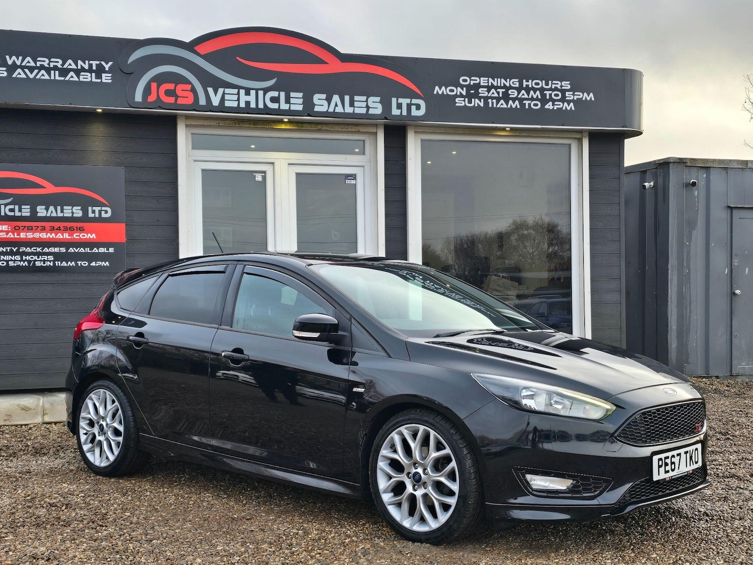 Used Ford Focus 2017 for sale - 77344821: Photo 2