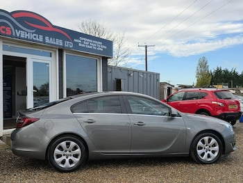 Used Vauxhall Insignia 2017 for sale - 76995311: Photo