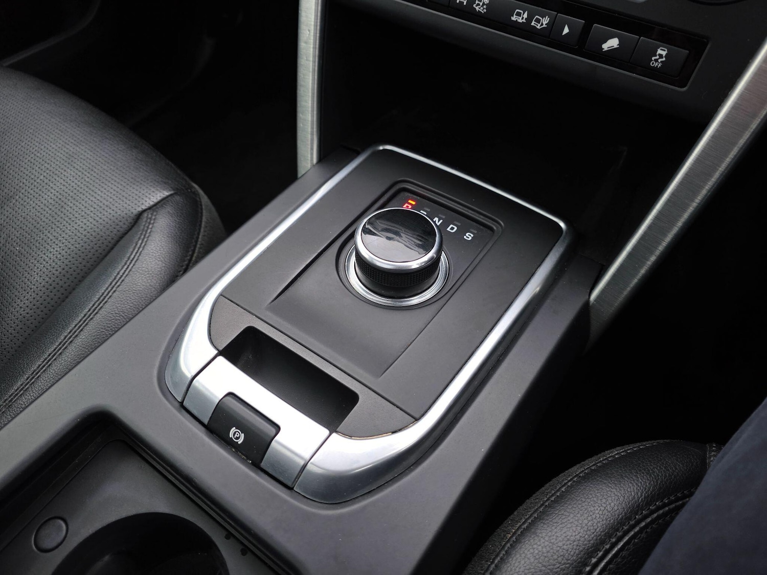 Used Land Rover Discovery Sport 2017 for sale - 76926007: Photo 25