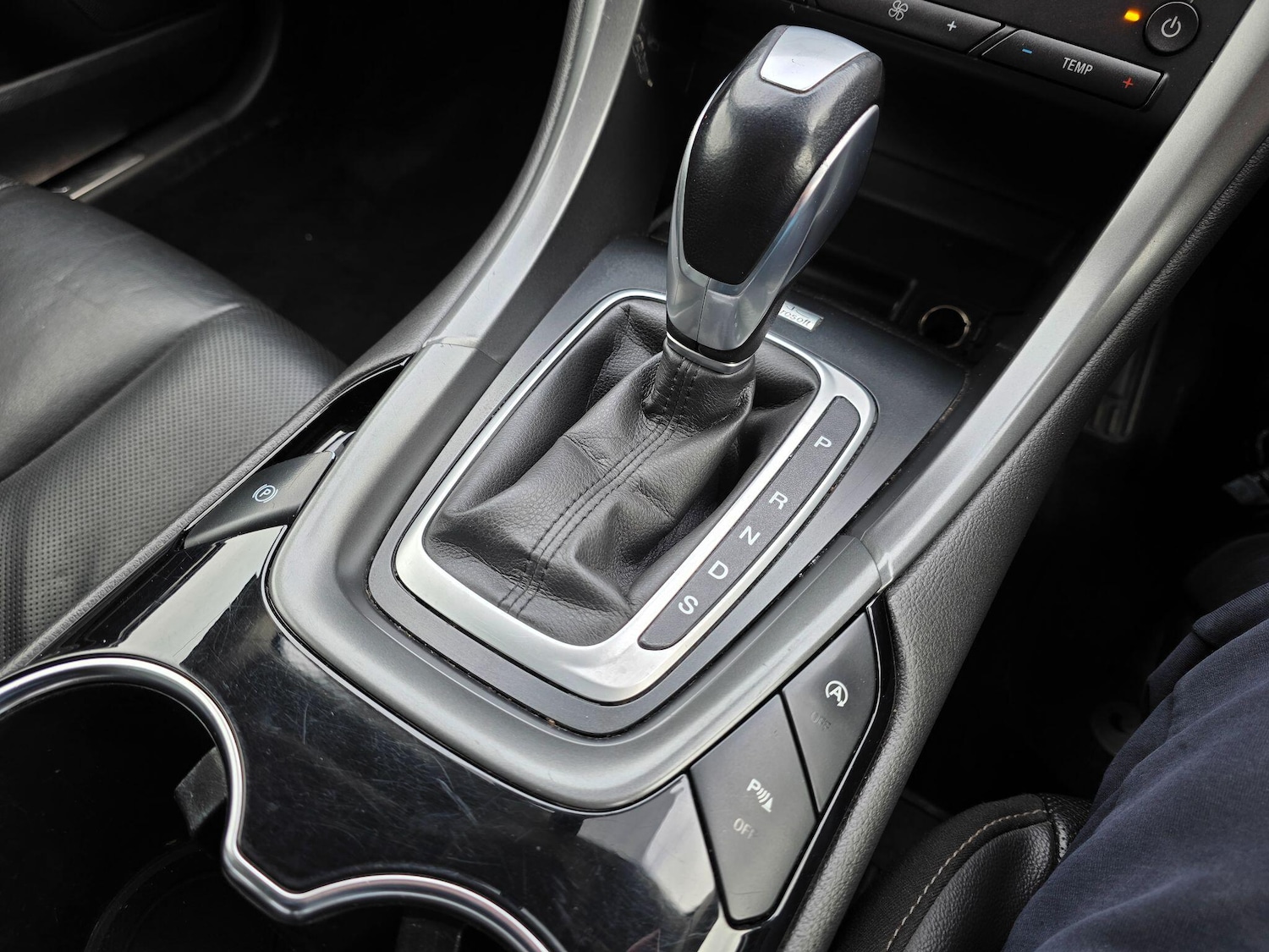 Used Ford Mondeo 2015 for sale - 77549273: Photo 24